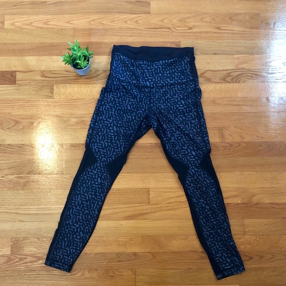 Lululemon Running in the City 7/8 tights - Picture 2 of 7